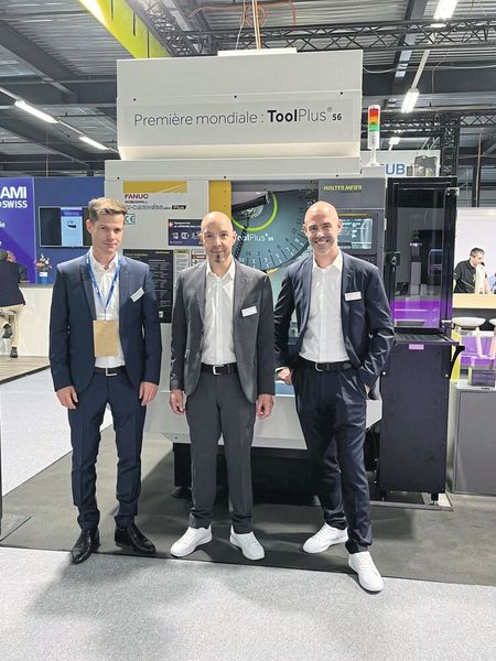 David Widmer, directeur général chez Walter Meier,  Christian Meyer, directeur des ventes chez Walter Meier, et Fabrice Waeber, conseiller technique et commercial machines-outils chez  Walter Meier. (Source : MSM)