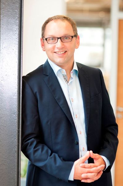 Frank Herzog, Founder and Chairman & Chief Executive Officer of Concept Laser GmbH: “I am pleased to take the next step in our growth strategy with today’s groundbreaking. We are not only laying the foundation for a new facility, but also creating skilled jobs in the region. Lichtenfels will become a global beacon for industrial 3D printing as the new GE centre.” (Concept Laser)