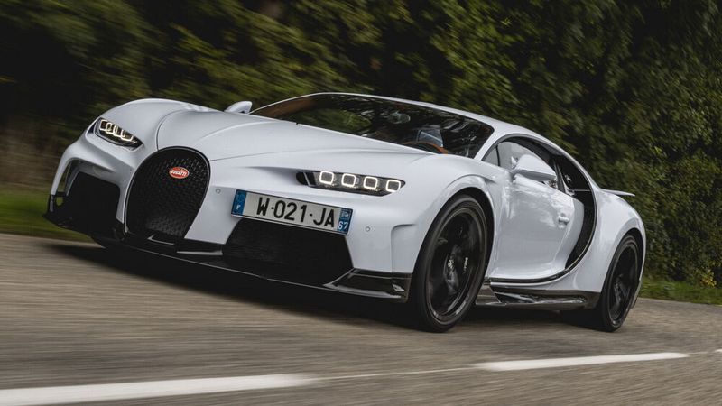 Der Chiron Super Sport überschreitet in Sekunden jedes Tempolimit. (Bild: Hendryk Meyer/Bugatti)