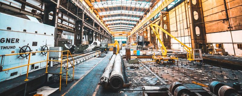 Weg von traditionellen Fabriken: Die Industrie 4.0 führt dazu, dass sich Strukturen in der Produktion verändern.(Bild:   / CC0)