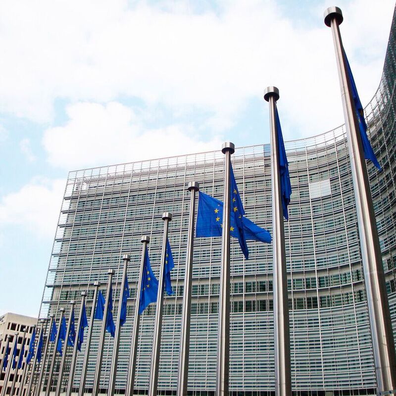 Die EU-Kommission wird den Einsatz des umstrittenen Unkrautvernichters Glyphosat weiter erlauben. 