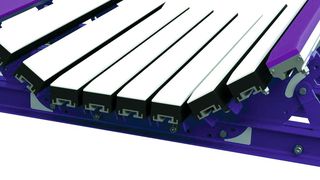 Betreiber von Bandförderanlagen können die Prallbetten vom Typ EZIB durch den verstellbaren Muldenwinkel einfach spezifizieren und montieren. (Bild: Flexco Europe)