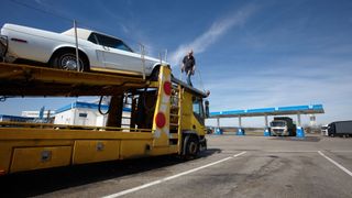 Algerien hat als letztes Land weltweit den Verkauf von bleifreiem Benzin eingestellt. In Deutschland war verbleites Normalbenzin ab 1988 verboten, verbleites Superbenzin ab 1996. (Bild: © 2012 Rupert Warren/ARAL)