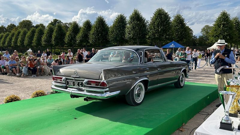 Mercedes-Benz 300 SE Coupé W111, mit hinteren „Peilkanten“ versehen vermutlich vom Reutlinger Karosseriebauer Wendler. (Bild: Peter Diehl)