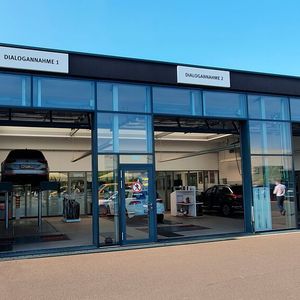 Der Serviceprozess ist auf maximale Effizienz getrimmt. Die Dialogannahme gibt es zwar noch, doch eine klassische Direktannahme mit dem Kunden ist nicht vorgesehen.(Bild:  Mauritz/»kfz-betrieb«)