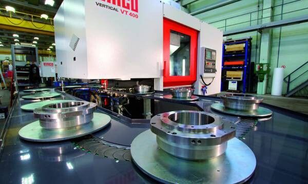 Komplettiert die Vertikal-Drehmaschinen von Emco: die Baugröße VT 400 für Durchmesser bis 400 mm. (Bild: Emco)