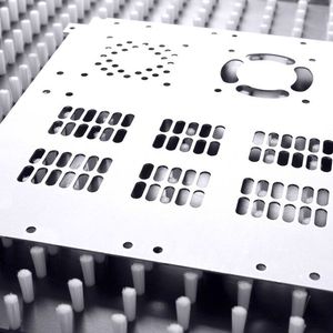 Wenn Blechtafeln, Halbzeuge oder Tailored Blanks gehalten, gestützt oder gefördert werden müssen, bieten sich Bürstenplatten an. 