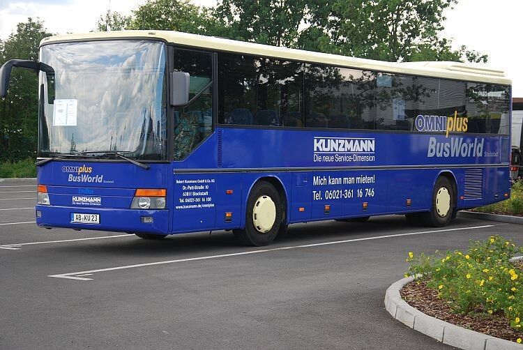 Für Buskunden haben sich die Aschaffenburger einen eigenen Leihbus angeschafft. (Foto: Wenz)