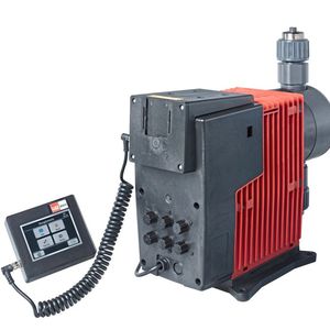 Für einfache, sichere Bedienung sind die Schrittmotor-Membrandosierpumpen Memdos Smart mit einem vollfarbigen 3,5´´-Touchscreen ausgestattet.(Bild:  Lutz-Jesco)