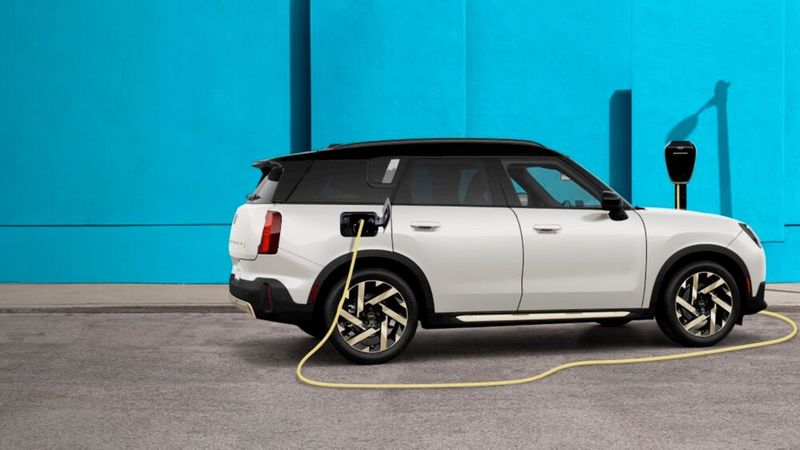 BMW i Ventures beteiligt sich an Material- und Fertigungsspezialist Estes Energy, damit dieser Pilotfertigungskapazitäten für seine chemieunabhängige Batteriepack-Plattform aufbauen kann. (Bild:  BMW)