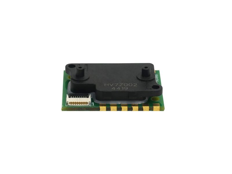 First Sensor präsentiert die neue LHD-Serie hochgenauer Differenzdrucksensoren. Dabei sind zwei Sensorelemente mit unterschiedlich hohen Druckbereichen in einem einzigen Gehäuse integriert. Der Sensor deckt damit Druckbereiche von 0 bis 5.000 Pa ab.
Das erste, hochempfindliche, Sensorelement kann Druckschwankungen unter 1 Pa genau auflösen, während das zweite Element den Messbereich auf bis zu 5.000 Pa erweitert. Weiterer Vorteil laut Hersteller ist die ausgesprochen hohe Strömungsimpedanz in Kombination mit der geringen Durchflussleckage sowie die damit verbundene hohe Widerstandsfähigkeit gegen Staub und Feuchtigkeit.  (First Sensor )