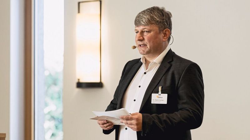 „Herzlich willkommen“ von »kfz-betrieb«-Ressortleiter Martin Achter  (Bild: Stefan Bausewein)