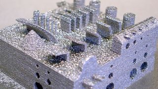 Demonstratorbauteil aus Eisenpulver, gefertigt durch Selektives Elektronenstrahlschmelzen (Design aus Agent-3D) (Fraunhofer IFAM)