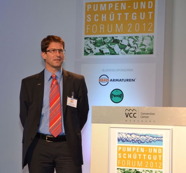 Andreas Eiletz, Eagle Burgmann Germany Tipps, was bei der Auswahl einer Gleitringdichtung zu beachten ist, erhielten die Teilnehmer von Andreas Eiletz, Eagle Burgmann Germany. Sein Credo: Bei schwierigen Medien genüge es nicht, zu schauen, was vor dem Dichtspalt passiert. „Man muss auch in den Dichtspalt schauen und darauf, was passiert nach dem Spalt. Kann man diese drei Fragen beantworten, ist das für mich das Geheimnis einer guten Gleitringdichtung.“ (Bild: PROCESS)