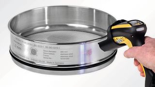 Analysensieb mit Data Matrix Code (DMC) (Bild: Haver & Boecker)