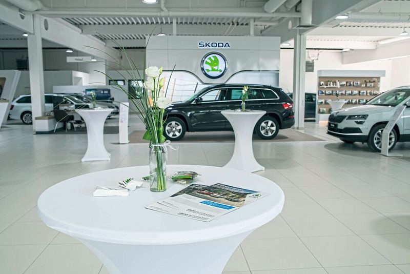 Im Inneren hat Ebert den neuen Skoda-Standort klassisch gemäß den CI-Vorgaben eingerichtet. (Bild: Autohaus Ebert)
