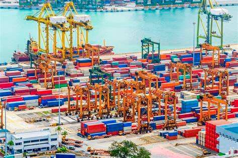 Es nützt alles nichts, deutsche Industrieunternehmen brauchen nach wie vor Importe, wie eine Studie offenbart. Das heißt, dass die Abhängigkeit von China & Co prinzipiell gleich geblieben ist. In einigen Sektore hat sie sich sogar verstärkt. Hier einige Details ...(Bild:  P. Posenby)