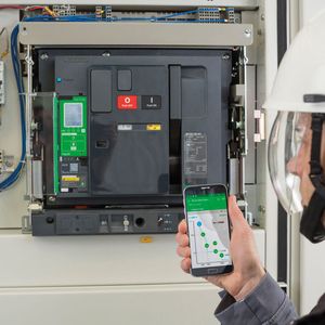 (Schneider Electric)