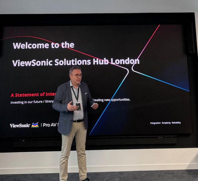 ViewSonic-Vice-President Thomas Müller begrüßt die Gäste zur Eröffnung des ViewSonic Solution Hub in London. (Bild: Vogel IT-Medien GmbH)
