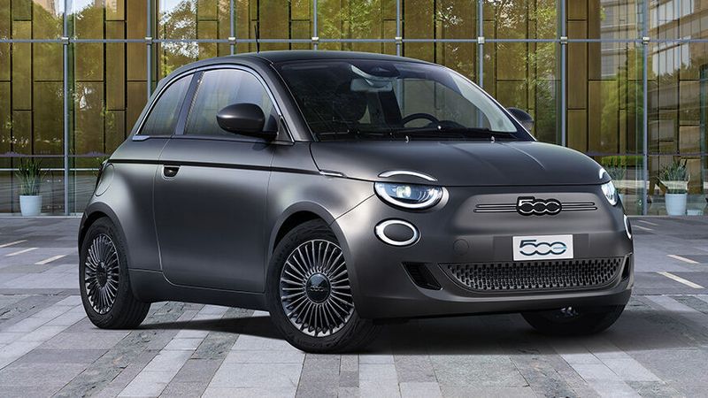 Grau passt auch zu Kleinstwagen wie dem Fiat 500. (Bild: Fiat)