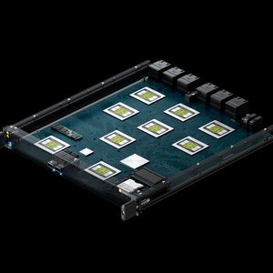Der „TDN ACT“ (Tensordyne Napier AI Compute Tray) kombiniert 9 TDN-AIPs mit einer dedizierten CPU und Hochgeschwindigkeitsspeicher.(Bild:  Tensordyne)