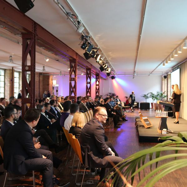 Die  Atmosphäre der Kalkscheune Berlin überzeugte die Besucher. (EASY Software AG)