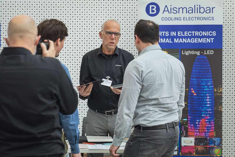 Unter dem Motto „Power of Electronics” versammelten wir am 18. und 19. Oktober 2022 sechs Elektronikkonferenzen in Würzburg: Entwicklerforum Leistungselektronik, DC/DC-Wandler-Tag, Schaltnetzteiletag, Batteriepraxis Forum, Praxisforum Elektrische Antriebstechnik und Cooling Days. Auch 2023 findet Power of Electronic statt. Merken Sie sich bereits jetzt den Termin vor: 17. bis 18. Oktober 2023.  (Bild: Stefan Bausewein )