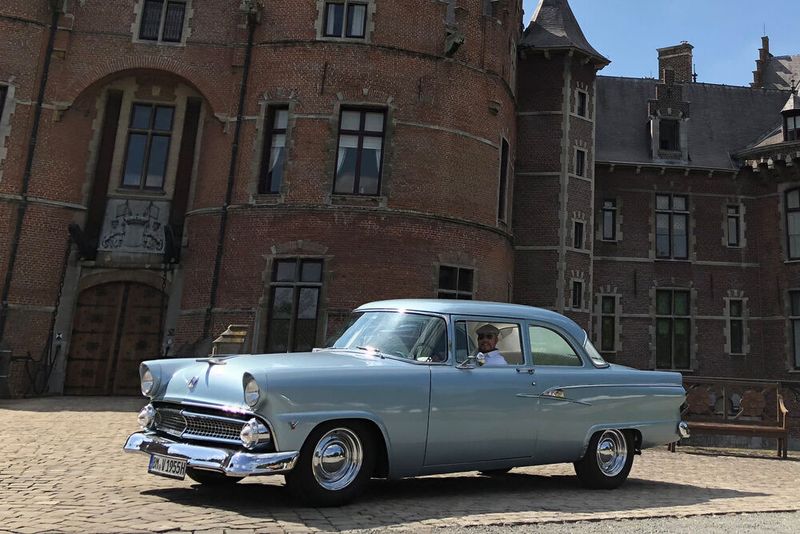 In der Oldtimer-Szene bekannt ist Torsten Sentis („Bidaclassics“), der einen 1955er Ford Customline 2door Sedan als Startfahrzeug ins Spiel gebracht hätte. (Bild:privat)