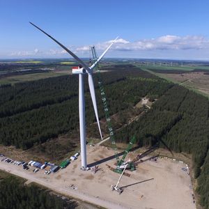 Die Prototyp-Anlage im dänischen Østerild wurde nur wenige Monate nach der Produktvorstellung auf der Messe EWEA Offshore errichtet.