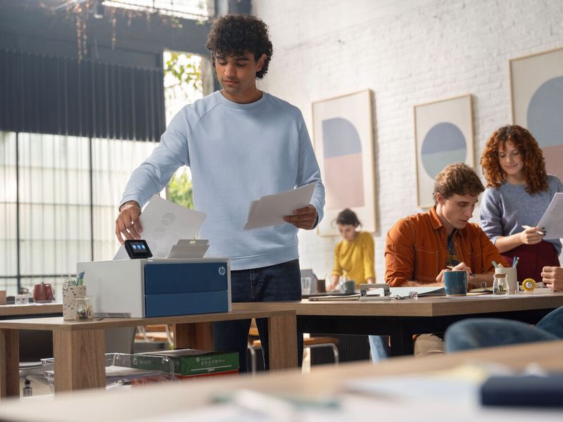 Mit bis zu 45 A4-Seiten pro Minute drucken die neuen Laserjet-Pro-Geräte. Im Duplex-Betrieb schaffen sie immer noch 20 doppelseitig bedruckte Blätter. (Bild: HP)