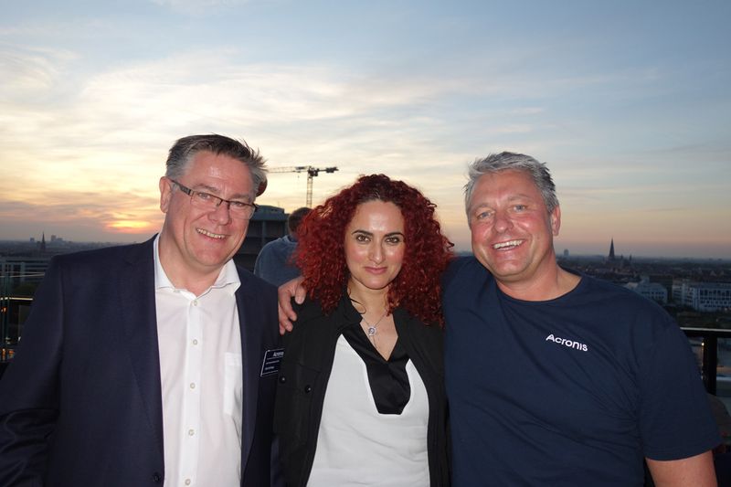 (v. l.) Udo Schillings, api, Besa Agaj, IT-BUSINESS, und Alex Fuerst, Acronis (Bild: IT-BUSINESS)