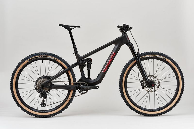 Mit einem Gewicht von weniger als 16 kg setzt das Transalpes E1 Massstäbe im elektrifizierten Trail- und Enduro-Segment. (Erwin Auf der Maur)