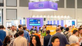 Zum zweiten Mal fand die Gitex AI Europe in Berlin statt: Europäische Innovation war eines der Leitthemen des branchenübergreifenden Technologieevents. (Bild: Lights in Motion)