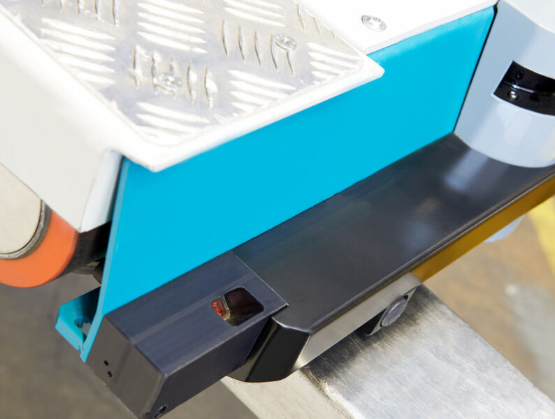 Der Überhangsensor sorgt für genügend Abstand zwischen den eingelagerten Paletten, auch wenn die Ware über der Palette steht. (Bild: Bito)