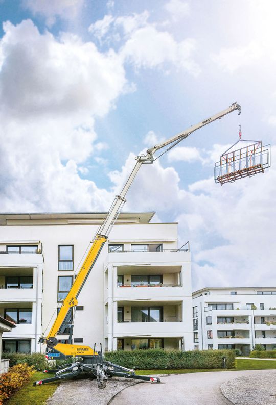 Neben den kundenindividuellen Spezialfahrzeugen für den Bergbau gehören auch in Kleinserien gefertigte Baumaschinen und Lifttechnik zur Produktpalette von Paus.(Bild:  Hermann Paus Maschinenfabrik)