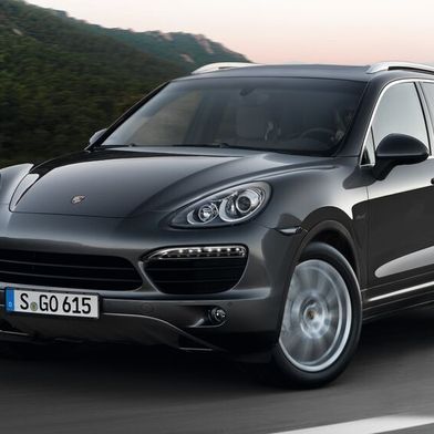 Ältere Modelle des Porsche Cayenne, konkret des Baujahres 2011, brauchen wegen der Thermofenster-Probleme ein Update. (Foto: Porsche)