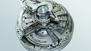 Läuft wie geschmiert, jedoch ohne Öl: Die trockene LuK Doppelkupplung geht bei Volkswagen in Serie. Bild: LuK / Schaeffler (Archiv: Vogel Business Media)