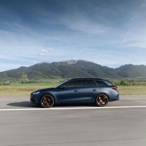 Seit 2021 wird die Sportvariante des Seat Leon als Cupra Leon vermarktet.(Bild:  Arnaud Taquet/Seat)