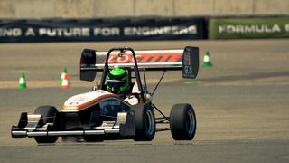 Eines der von Loctite gesponserten Rennfahrzeuge auf der Strecke. (Bild: Henkel)