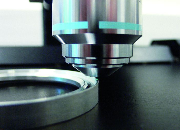 Sieger Kategorie Optische Technologien: Jens Bonerz, FRT GmbH - Die Profilstruktur eines Metallrings wird mit einem 3D-Konfokalmikroskop untersucht. (Archiv: Vogel Business Media)