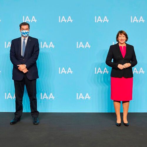 Bayerns Ministerpräsident Markus Söder und VDA-Präsidentin Hildegard Müller am Mittwoch in München.(Bild:  Messe München)