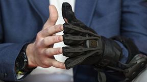 Würth Elektronik has developed a customized transformer for the intelligent Motion Mate orthosis from Powered Orthotics, which was presented at DLD. (Image:Philipp Guelland for DLD Hubert Burda Media)