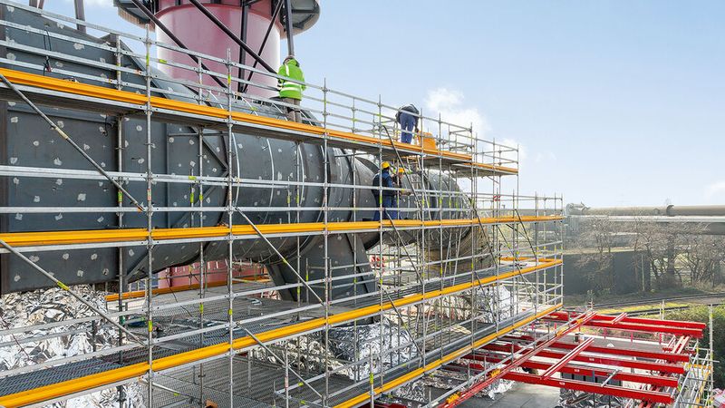 Ebene, spaltfreie Belagflächen dank der integrierten Belagsicherung erhöhen den Komfort und die Sicherheit auf dem Gerüst.  (Bild: PERI)