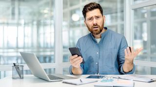 Der Widerruf ist auch wirksam, wenn der Händler nur Mail- und Postadresse im Formular angibt. Die Telefonnummer muss nicht zwingend vermerkt sein. (Bild: © Liubomir – adobe.stock.com)