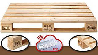 Eine Holzpalette mit RFID? Falkenhahn hat viel Entwicklungsarbeit in das Produkt gesteckt und präsentierte die Palette auf der Fachpack. (Bild: Falkenhahn)