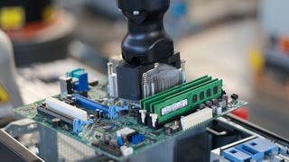 Project iDEAR: A recycling robot automatically dismantles a PC. (Image:Fraunhofer IFF)