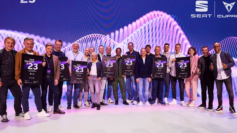 Die Verleihung der Top Dealer Awards 2023 von Seat Deutschland fand im Rahmen des Exponential Impulse Events in Berlin statt.(Bild:  Seat Deutschland/Fulda Photography)