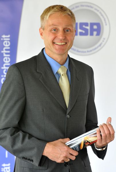 Frank Beaujean thematisierte die neue Scheinwerfer-Prüfrichtlinie. (Foto: Richard Linzing)