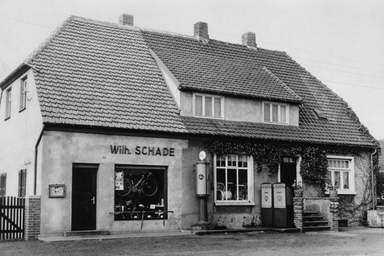 Bescheidene Anfänge: das Autohaus Schade anno dazumal. (Archiv: Vogel Business Media)