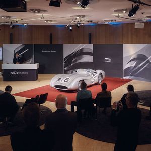 Vor Ort waren nur wenige potenzielle Bieter vertreten. Die meisten verfolgten die Auktion im Internet bzw. boten per Telefon.(Bild:  Maximilian Balazs)